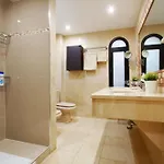 Riviera Park 2b, 2 Bed דירה *