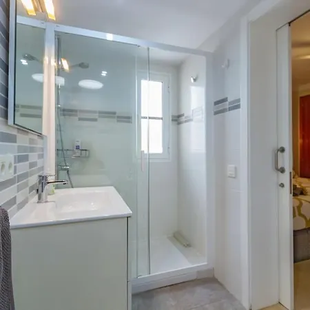 Riviera Park 2b, 2 Bed דירה